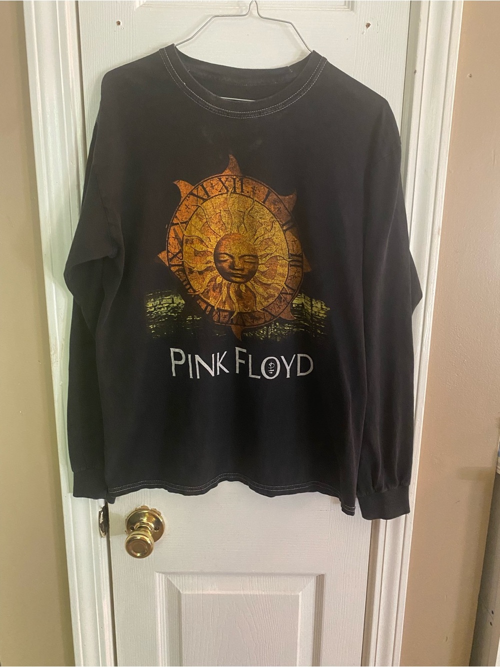 Pink Floyd Black Long-Sleeve Tee with Golden Sun Graphic S/M SEE PICS has spots